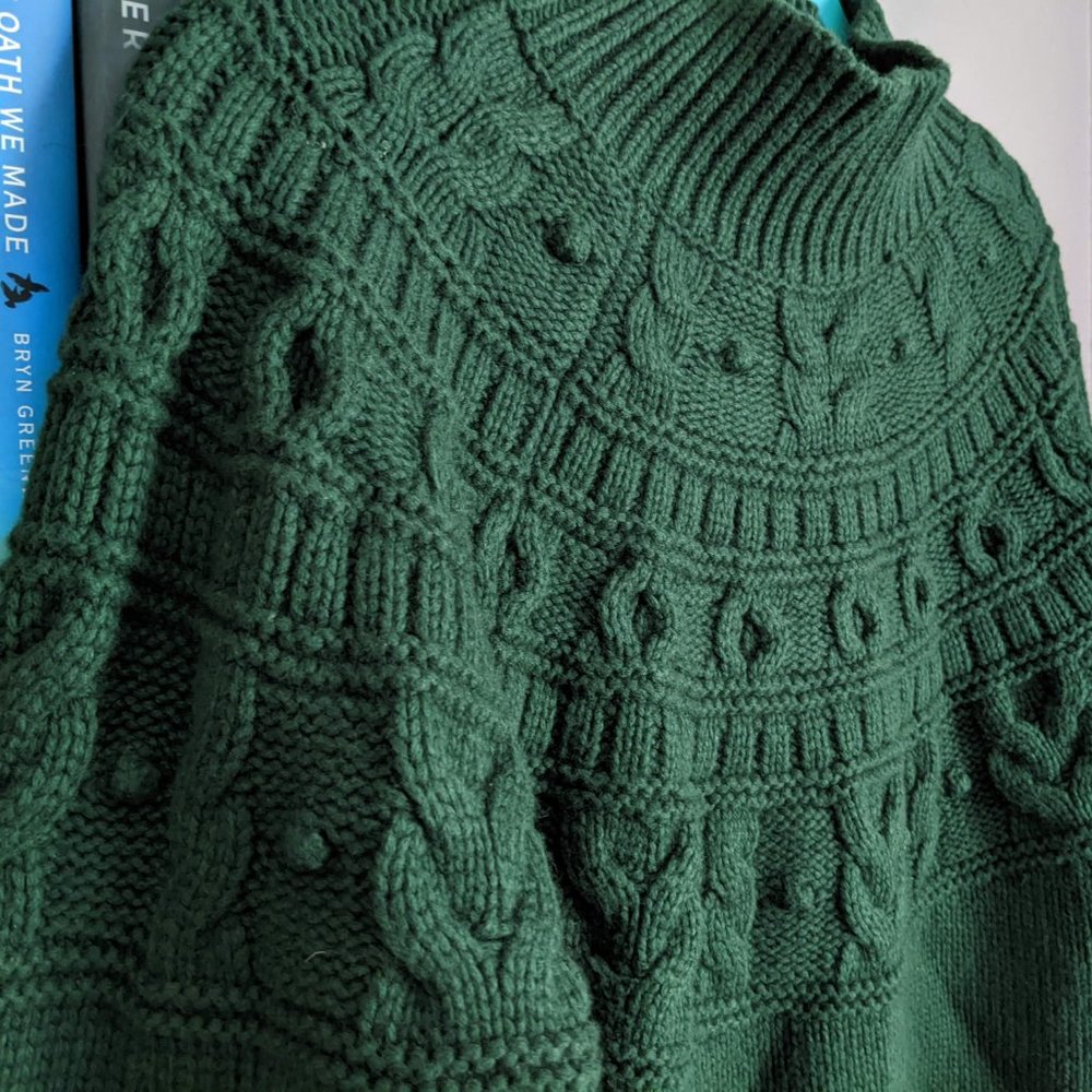 Banana Republic Couronne Cropped Cable-Knit Sweater in Galactic Green